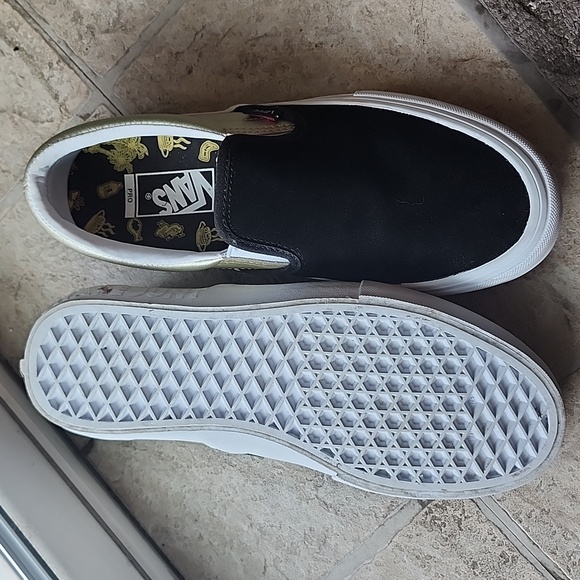 Vans - Picture 2 of 3